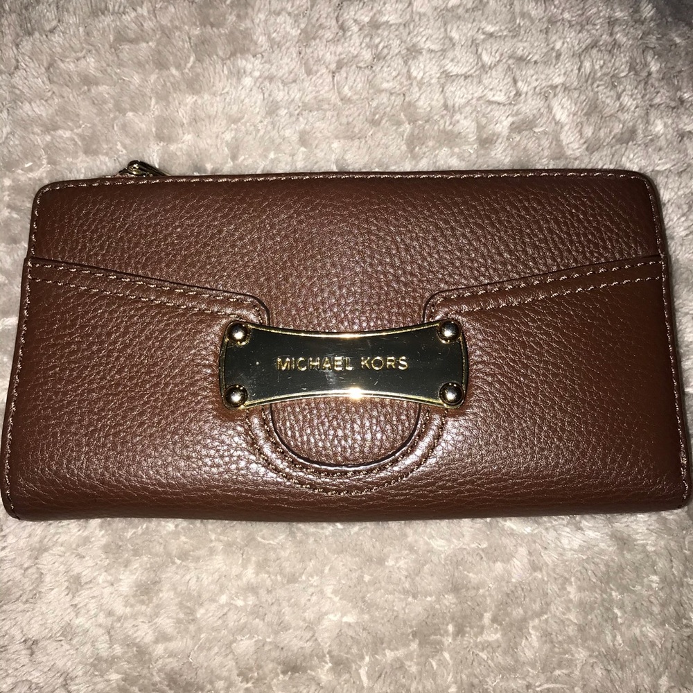 🔴 Michael Kors wallet
